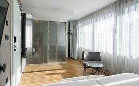 Central Hotel Superior